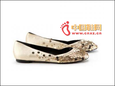 Golden flat shoes