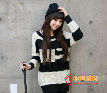 Undefeated black and white striped long sweater, wide round neck, unique style