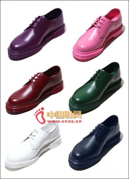 Color casual shoes