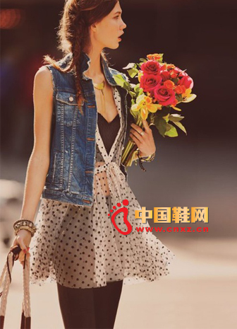 Denim vest + wave point chiffon skirt