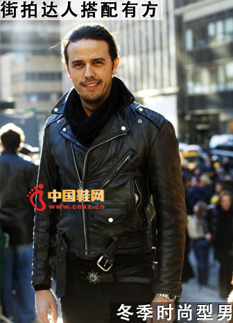 Black leather clothing is still a male love, shaping and cold, with collar, fashion and play a warm insulation