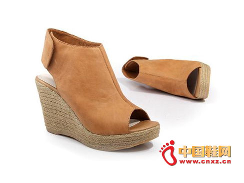 Roman boots, high quality matte leather with texture, waterproof platform slope and fish mouth design is very stylish