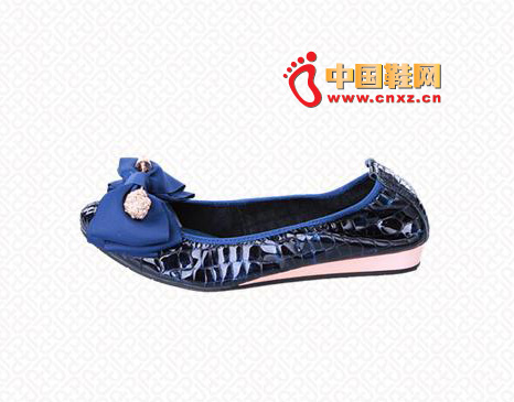 Royal blue flat shoes