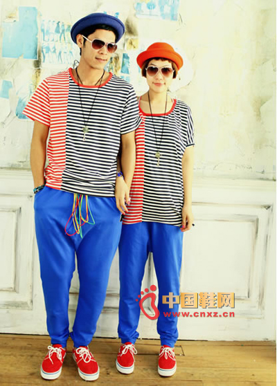 Simple hit color stripe design, look very style! With blue harem pants, looks avant-garde and stylish