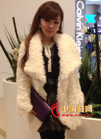 White rabbit hair lace fur jacket + waterproof platform knee boots + purple European clutch bag