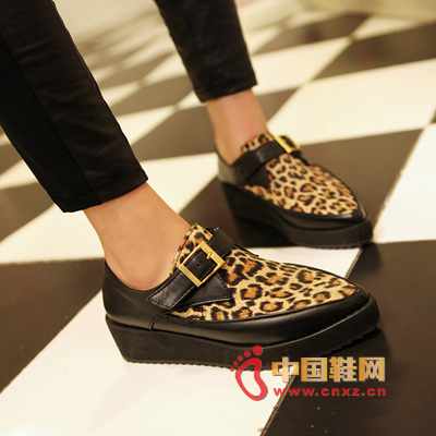 Leopard print retro shoes