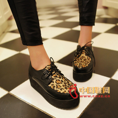 Leopard platform shoes