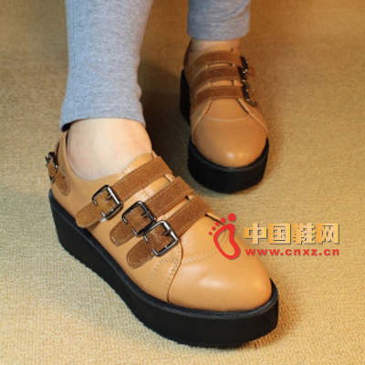 Camel platform shoes