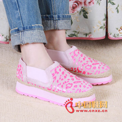 Pink leopard grain platform shoes