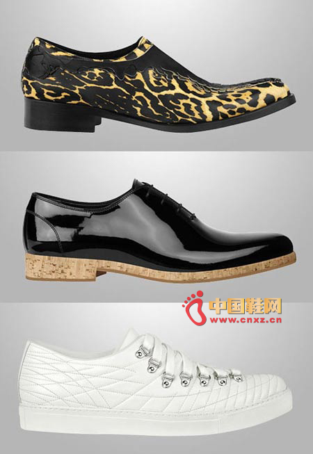 Givenchy is famous in the fashion world for its luxurious and elegant product style. In the design of men's shoes, it is a luxurious and elegant style.