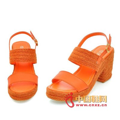 What's the most popular in summer? IN is more than a straw sandal! It's not only cool in the bottom of the straw.