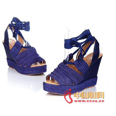 Lace-up sandals are a popular item this season, CHIC is full of taste, and it can lengthen the curve of the legs