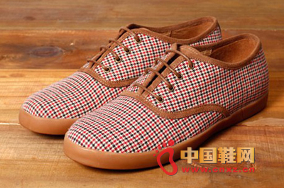 Houndstooth is one of the most classic prints in England. Young shoes with classic elements