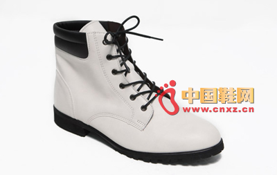 Quite comfortable casual boots, toe style models, completely thin. Fashionable and stylish