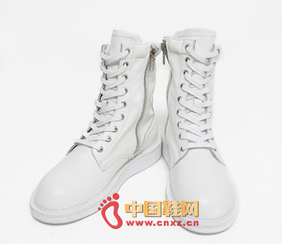 Handsome white high-top shoes, simple design, soft leather material, advanced texture