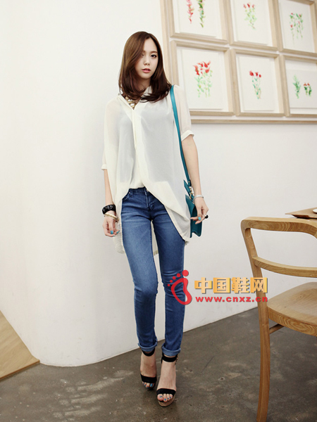 Elegant and elegant silk satin shirt, relaxed version, even if the girls are too fat can wear