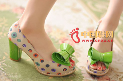 How beautiful this colorful world, shoes pop dot fabric fabric, slightly pointed sexy fish mouth opening