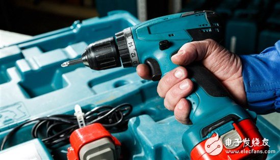 Increase the variable speed trigger switch of the power tool by capacitive sensing