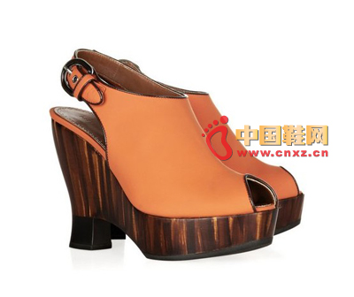 Wooden wedge shoes