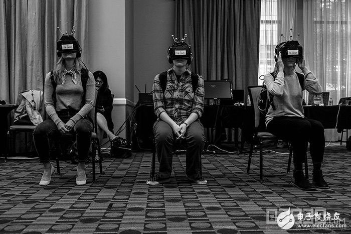 Experience the cruelty of war for yourself: VR realizes conversation with soldiers and thinks about it