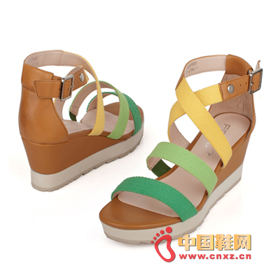 Thick-bottom slope with colorblock wedge heel sandals: refreshing green, dominated by cool shades