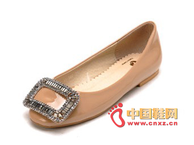 Elegant flat shoes