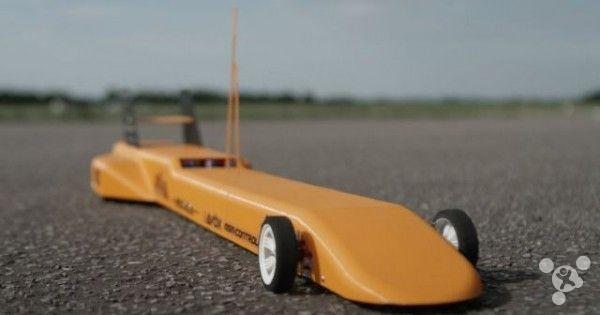 3D printing, the fastest remote control car in the world, with a speed of 325 kilometers per hour.