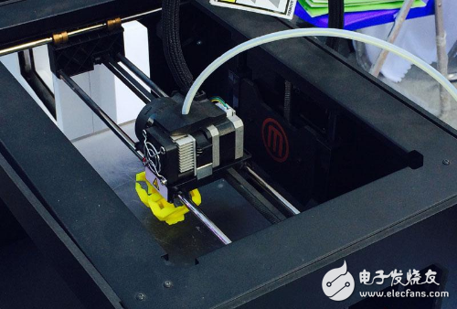 Nano-Racing drone: 3D printer body makes assembly easier