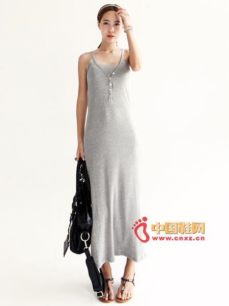 Slim long strap dress, comfortable and natural sense of perfect natural perfect