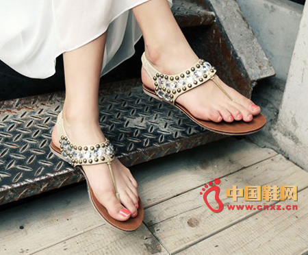 Exotic T-shaped Roman sandals with elasticated back and easy to wear