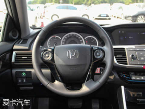 Buying a low price (3) Survey of the value of a popular midsize car