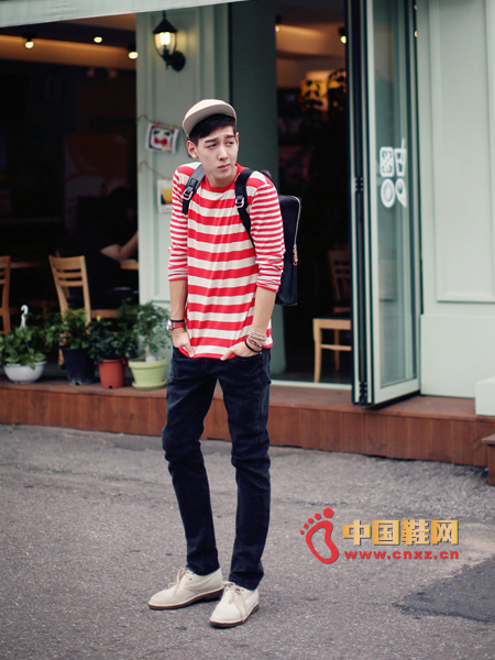 Softly-trimmed stripes T, stripe design, light movement, lower body with jeans