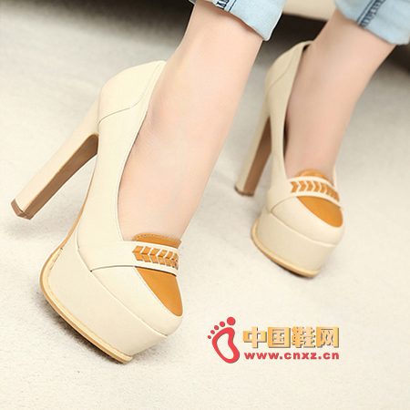 Temperament high-contrast stitching high-heeled shoes, shallow mouth design reveals slender instep