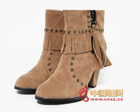 Lady's single product in autumn and winter, small thick boots, very good foot feeling