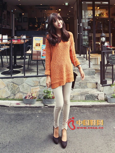 Ultra-smooth knit sweater, slightly hollow knitted effect, soft and comfortable fabric