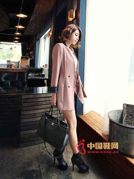 Bare pink blazer with big style, slim fit, double breasted