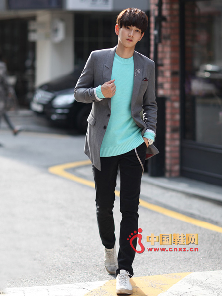 Suit jacket + round neck sweater + casual trousers