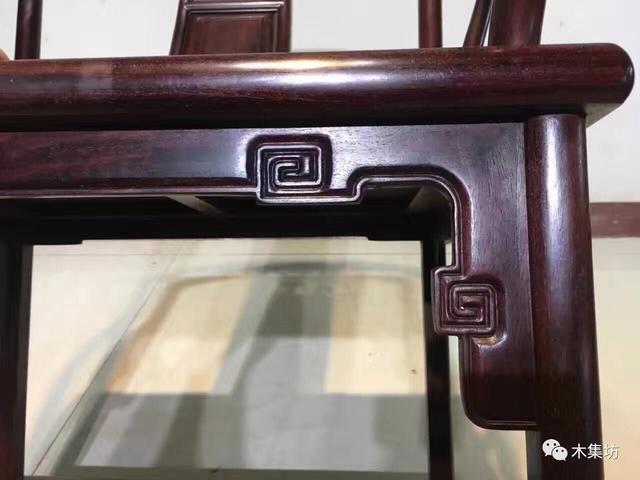 The trick: in addition to the quality of mahogany furniture, you also need to teach you how to guarantee after sale.