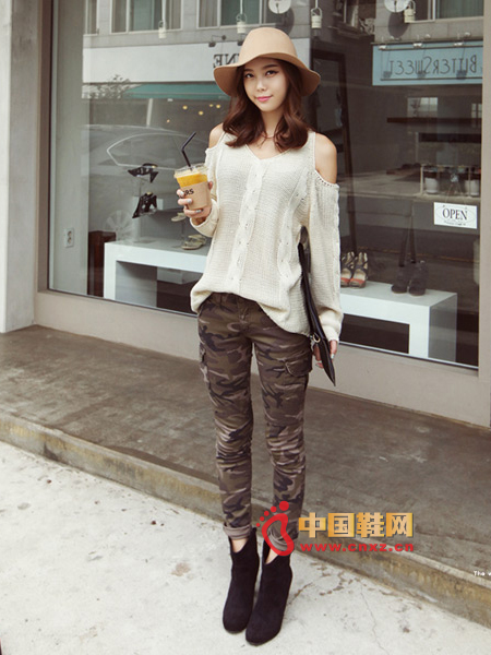 The type and design are very perfect Knit T, the version is more relaxed