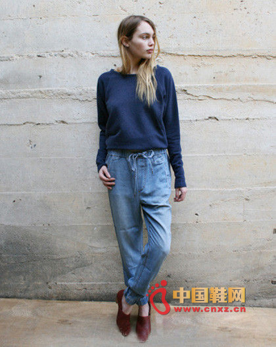 Royal Blue Sweater + Elastic Bandage Jeans