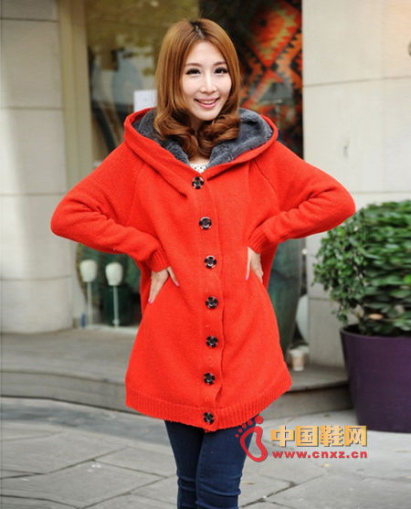 Big red hip sweater is our Chinese people's favorite color