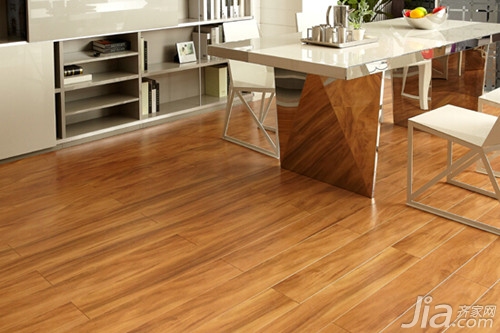 what is the difference between wooden floor and composite floor