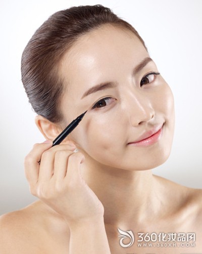 Eight make-up tips for perfect oil control