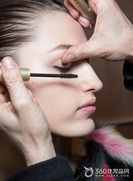 Eyelash curling must know the eye makeup skills