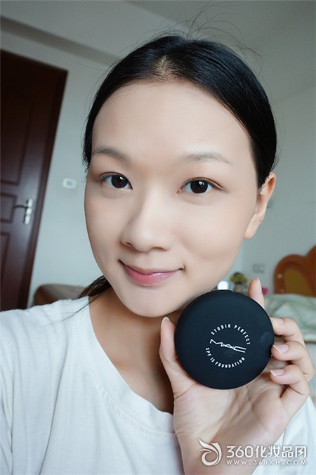 Personality Bad Girl Makeup Devil Makeup High Cold Eye Shadow MAC Soft Mist Powder 1