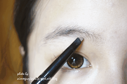 Eyebrow volume, eyebrow makeup, eyebrow pencil