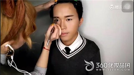 Boys make up the second, change the fairy, male biochemical makeup, male makeup, 3