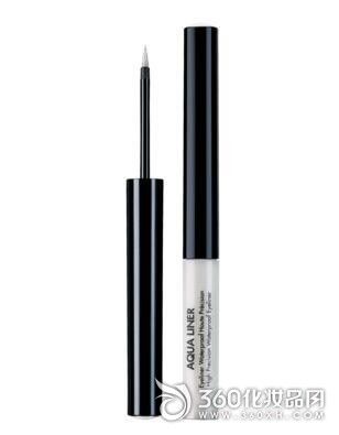 The partyâ€™s eyebrows use this sparkling eyeliner 14