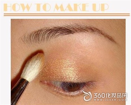 False eyelashes, mascara, eyeliner, sharpness, eye makeup