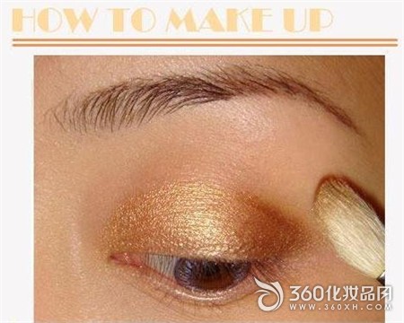 False eyelashes, mascara, eyeliner, sharpness, eye makeup